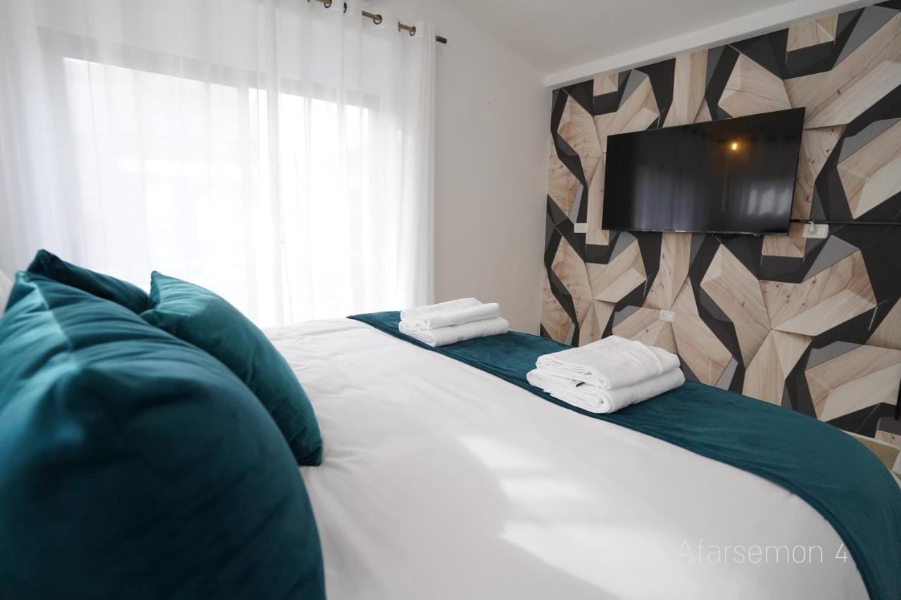 Yalarent Afarsemon Apartments With Pool - For Families & Couples Eilat Exterior foto