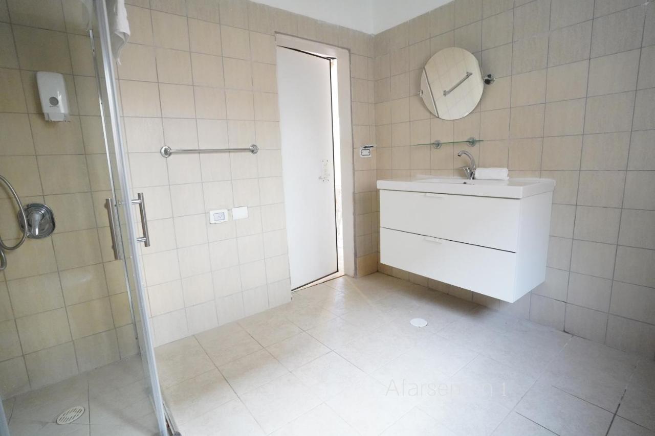 Yalarent Afarsemon Apartments With Pool - For Families & Couples Eilat Exterior foto