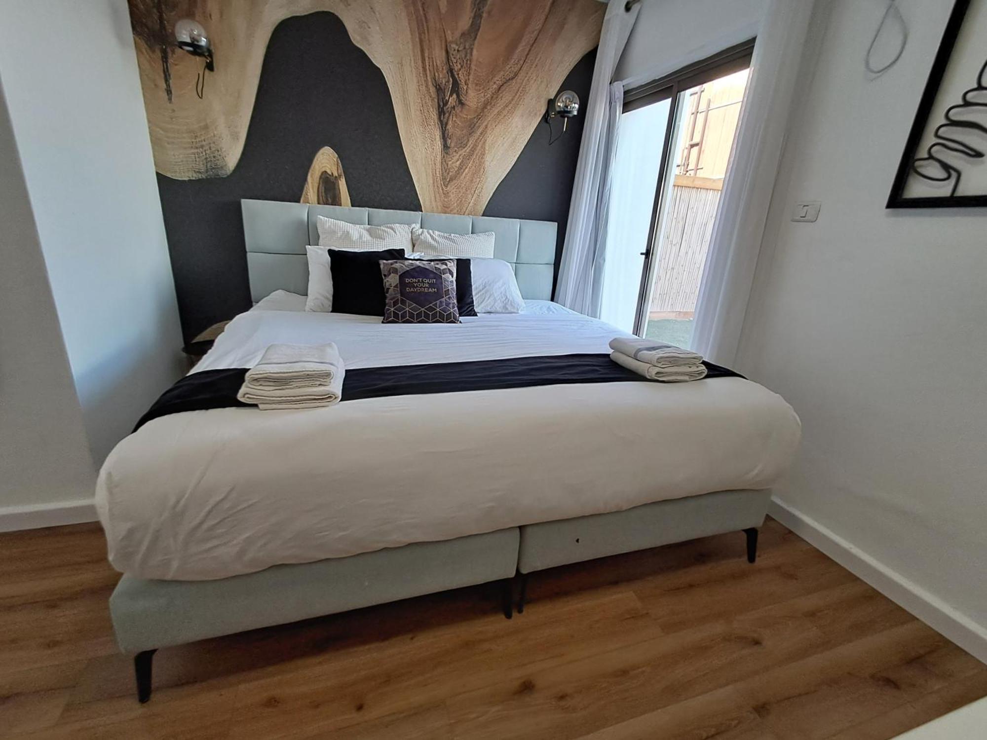 Yalarent Afarsemon Apartments With Pool - For Families & Couples Eilat Exterior foto